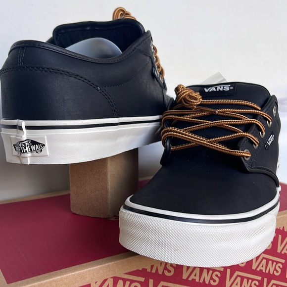 Vans WMNS Atwood (Leather)BIck/Mrshmllow
VN0A327L68X
Sneakers - Picture 5 of 16